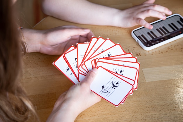 Anleitung 11er Raus – Spielregeln und Anleitung für das Kartenspiel 11er Raus