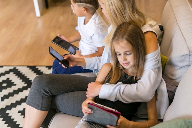 Für Kinder – wie viel kostet eine Nintendo Switch? Preise und passende Nintendo-Switch-Modelle für Kinder
