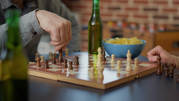 Schach – Spielen Und Lernen – Schachregeln lernen und die ersten Strategien erfolgreich anwenden